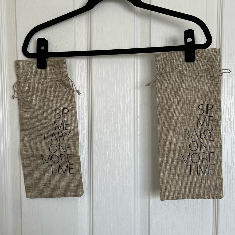 2 NWOT wine gift bags
